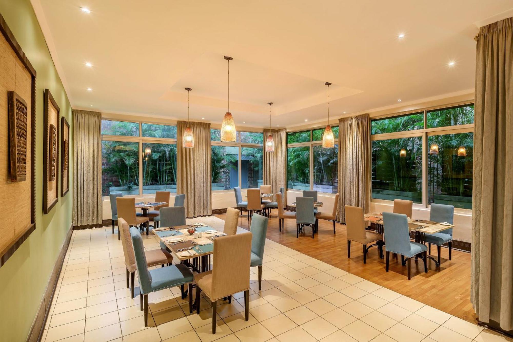 Protea Hotel By Marriott Lusaka Buitenkant foto