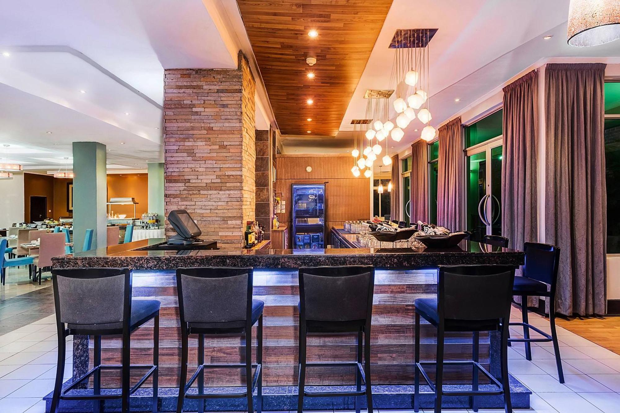 Protea Hotel By Marriott Lusaka Buitenkant foto