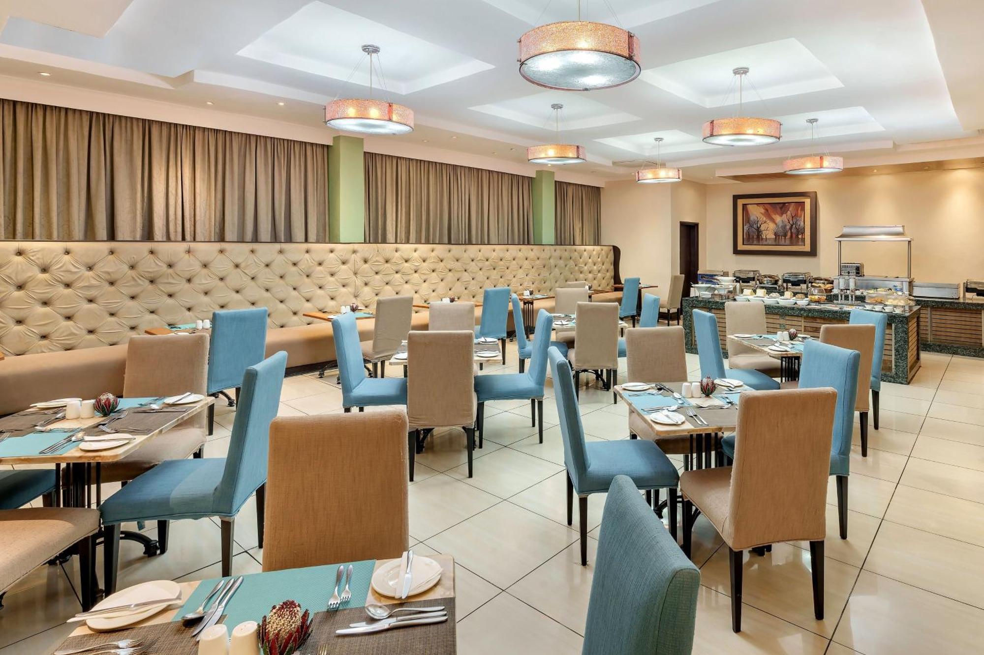 Protea Hotel By Marriott Lusaka Buitenkant foto