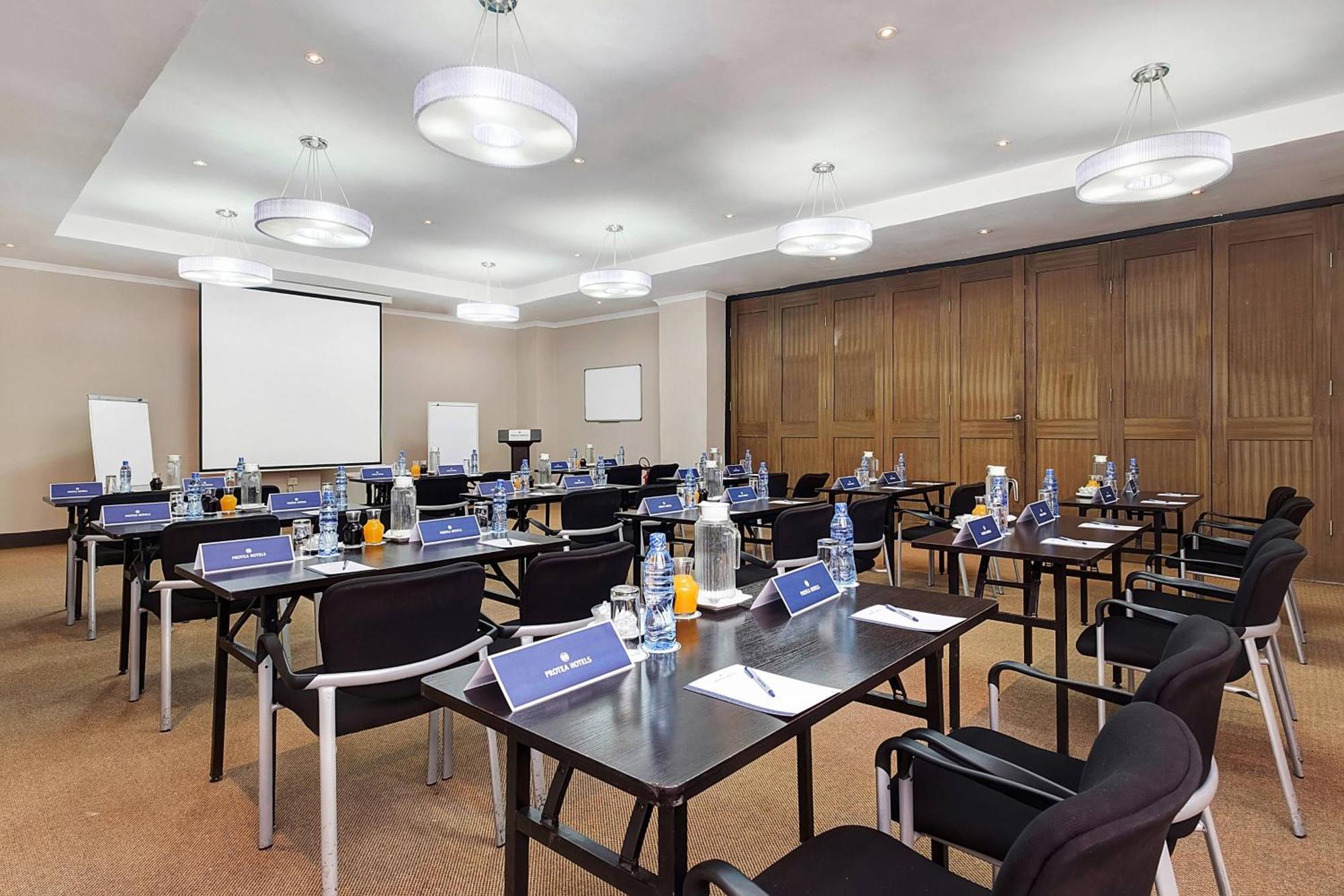 Protea Hotel By Marriott Lusaka Buitenkant foto
