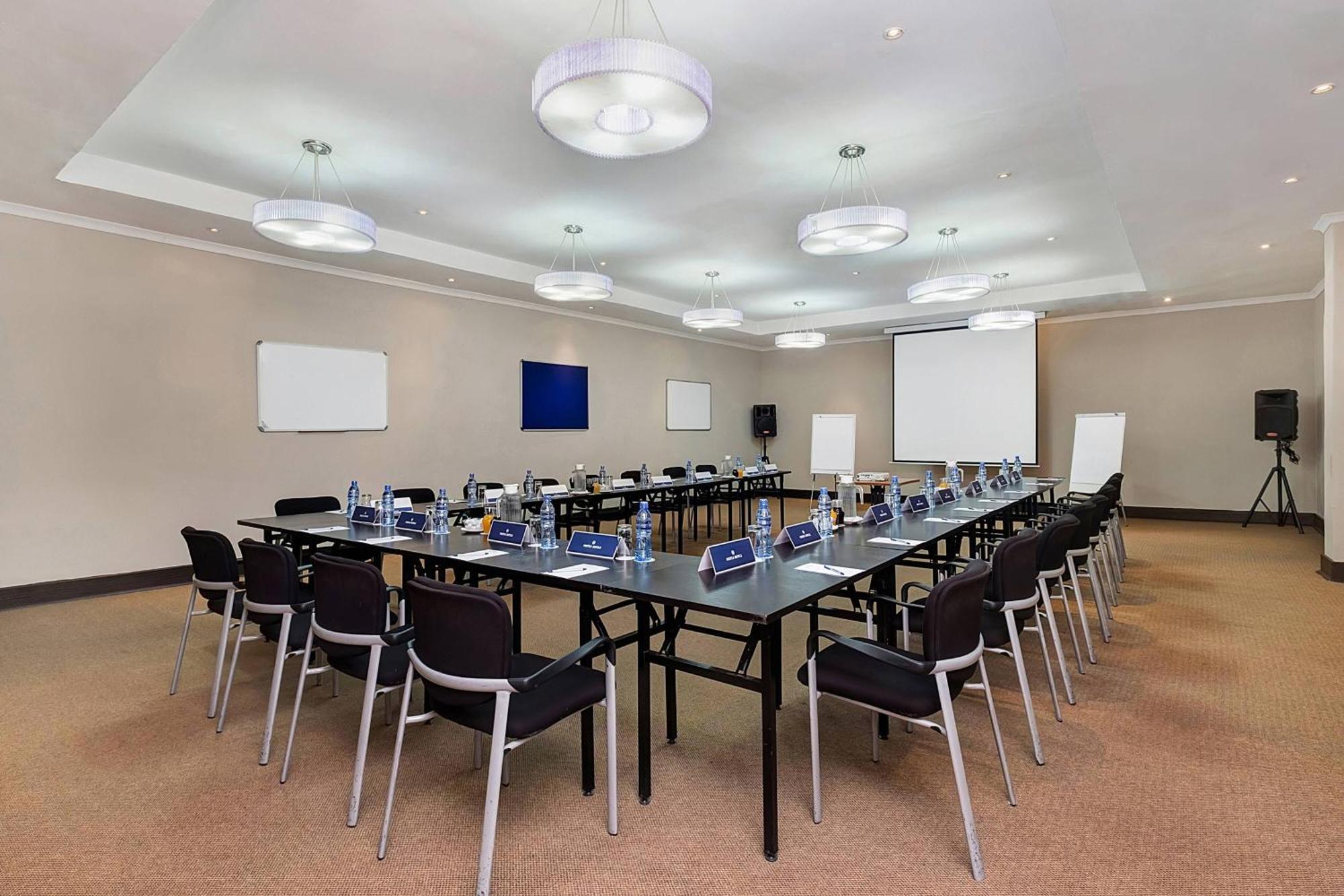Protea Hotel By Marriott Lusaka Buitenkant foto